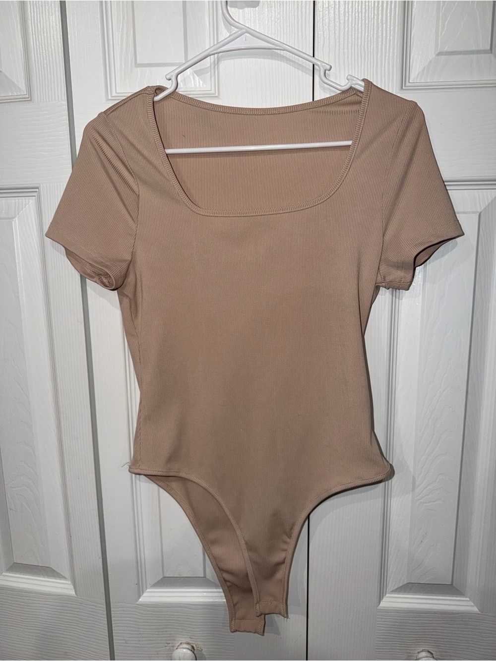 SHEIN Tan Ribbed Scoop Neck Short Sleeve Bodysuit